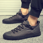 New Hot sale fashion male casual shoes all Black Men's leather casual Sneakers  fashion  Black white flats shoes LH-57